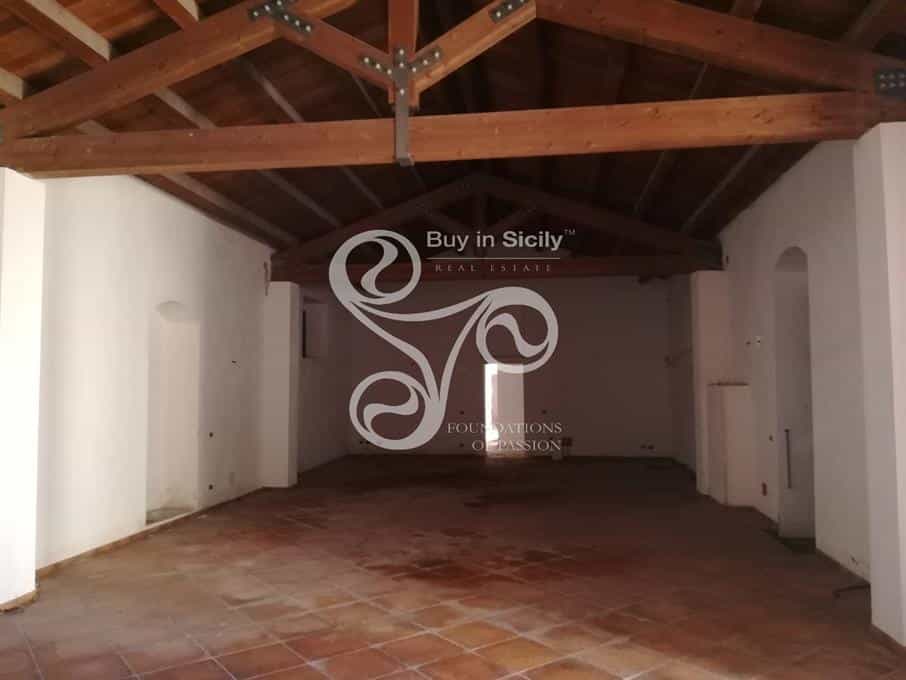 жилой дом в Noto, Sicily 10069080