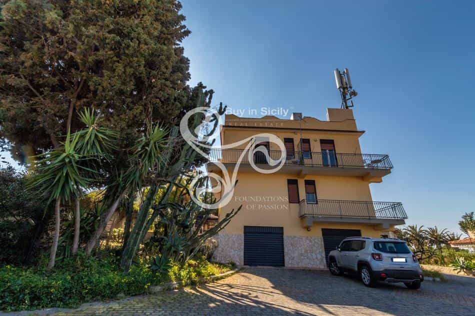 жилой дом в Baia del Silenzio, Sicily 10069093