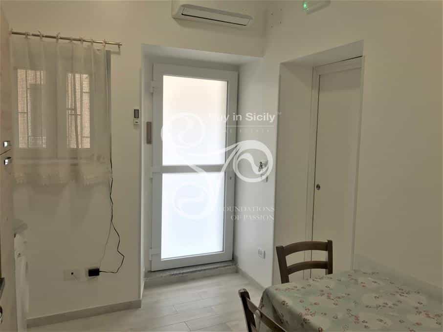 公寓 在 锡拉库扎, 西西里岛 10069281