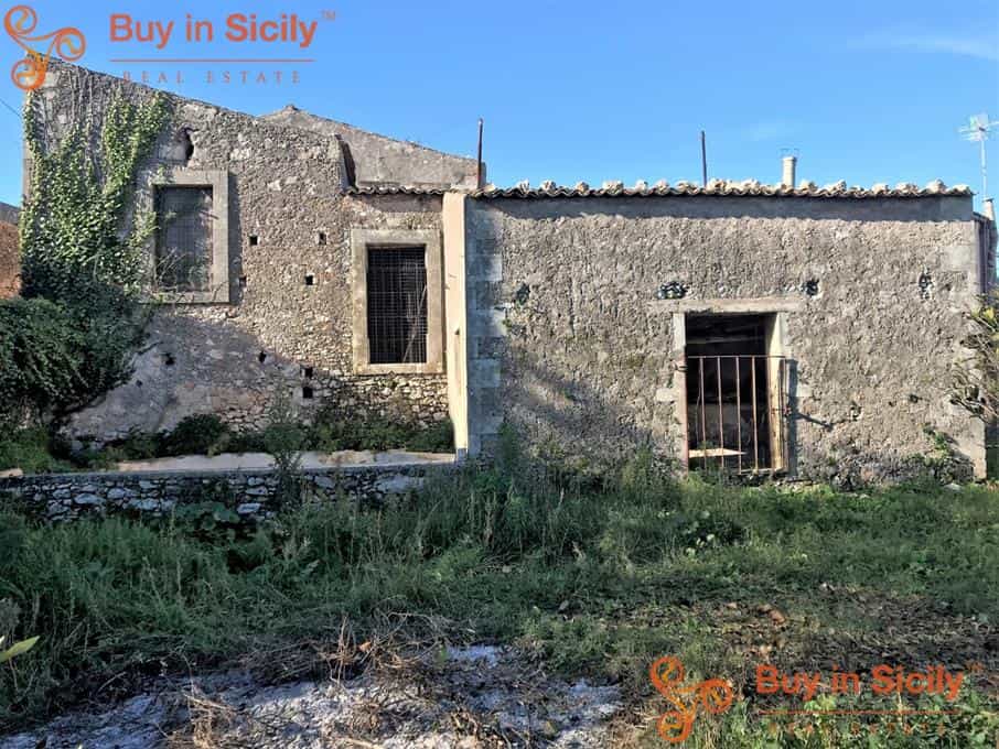 rumah dalam Contrada Valle Pezze, Sicily 10069286