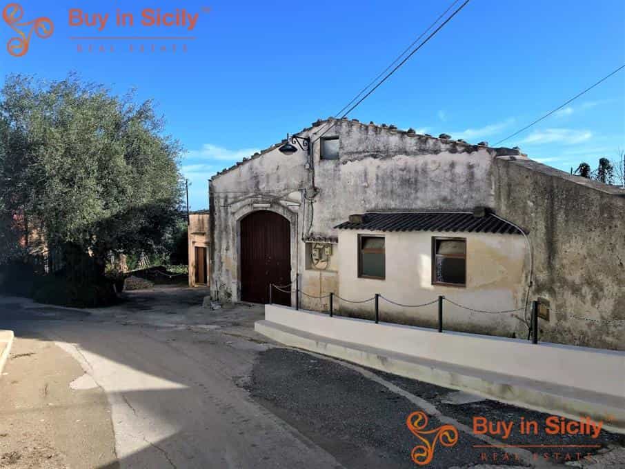 rumah dalam Canicattini Bagni, Sicilia 10069286