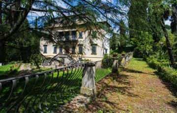 Dom w Pistoia, Tuscany 10069428