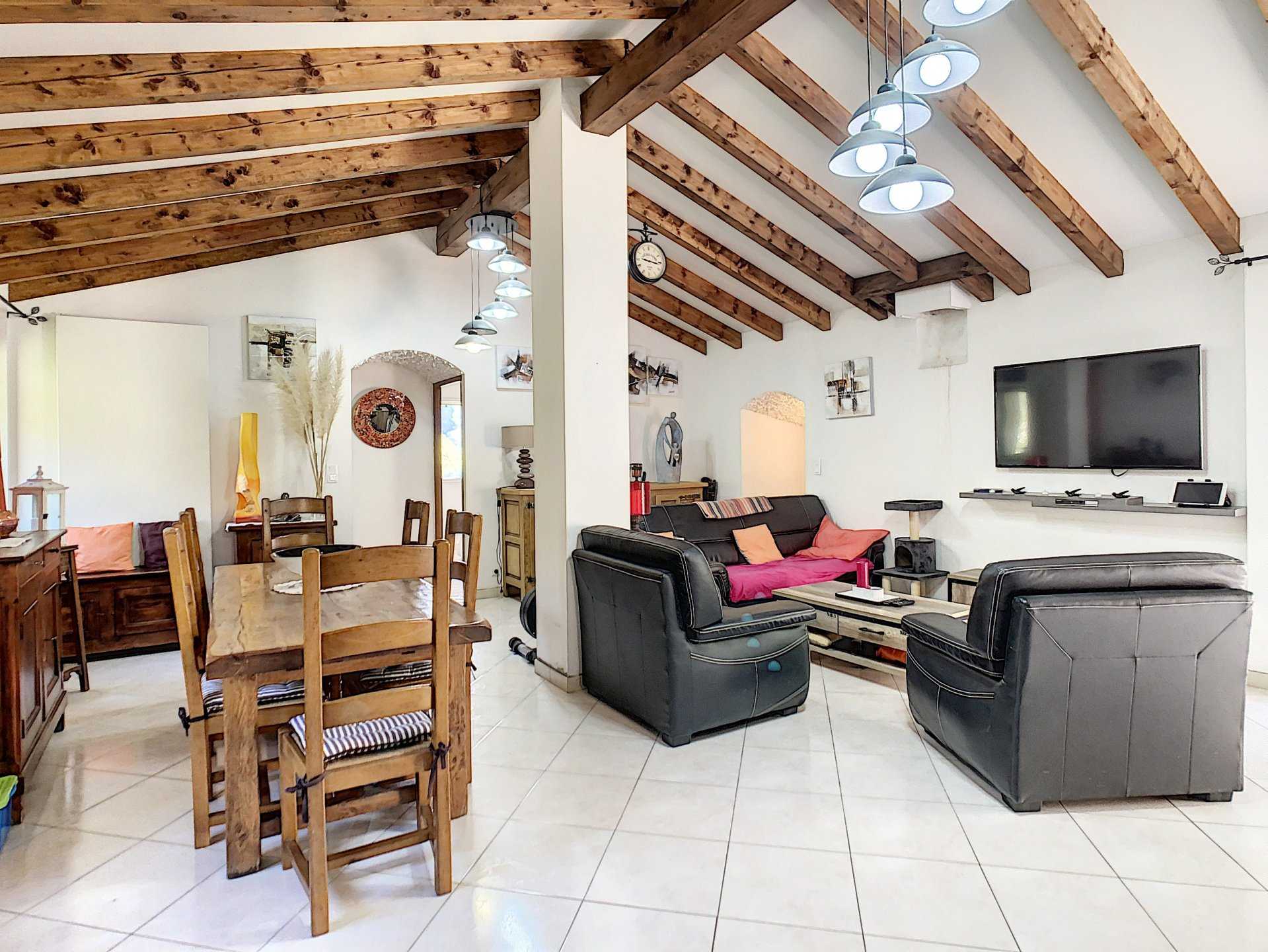 بيت في Arles-Sur-Tech, Languedoc-Roussillon 10069436