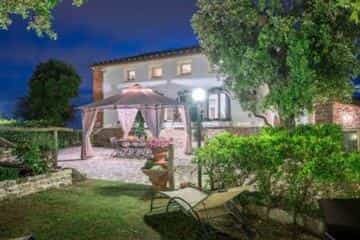 بيت في Monsummano Terme, Tuscany 10069444