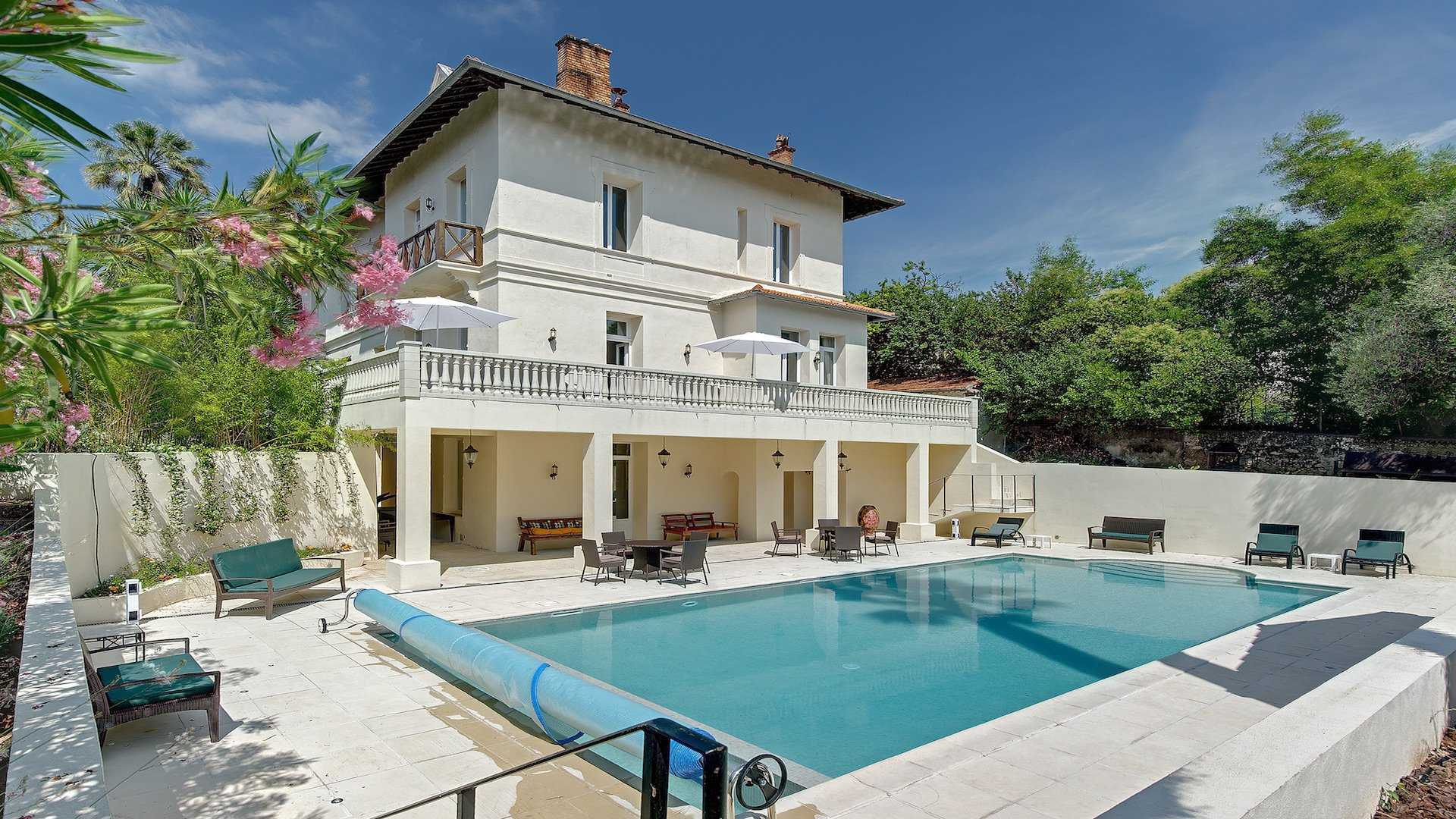 House in Cannes, Provence-Alpes-Cote d'Azur 10069474