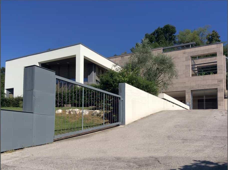 Будинок в Конельяно, Венето 10069564