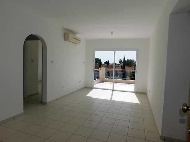 Condominium in Agia Marinouda, Pafos 10069709