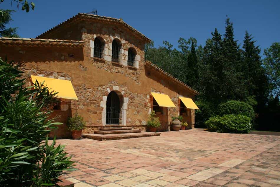 жилой дом в Caldes de Malavella, Costa Brava 10069942