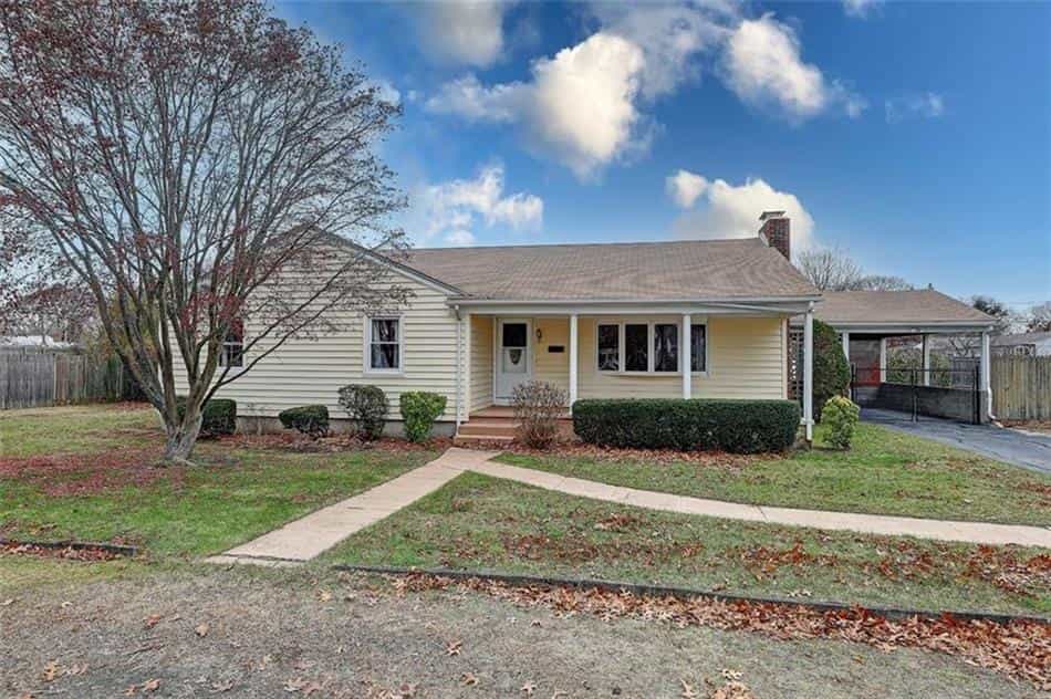 Dom w Warwicka, Rhode Island 10070244