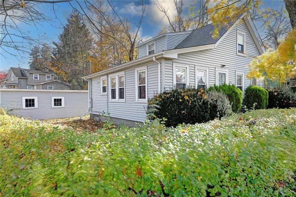 House in West Barrington, Rhode Island 10070255
