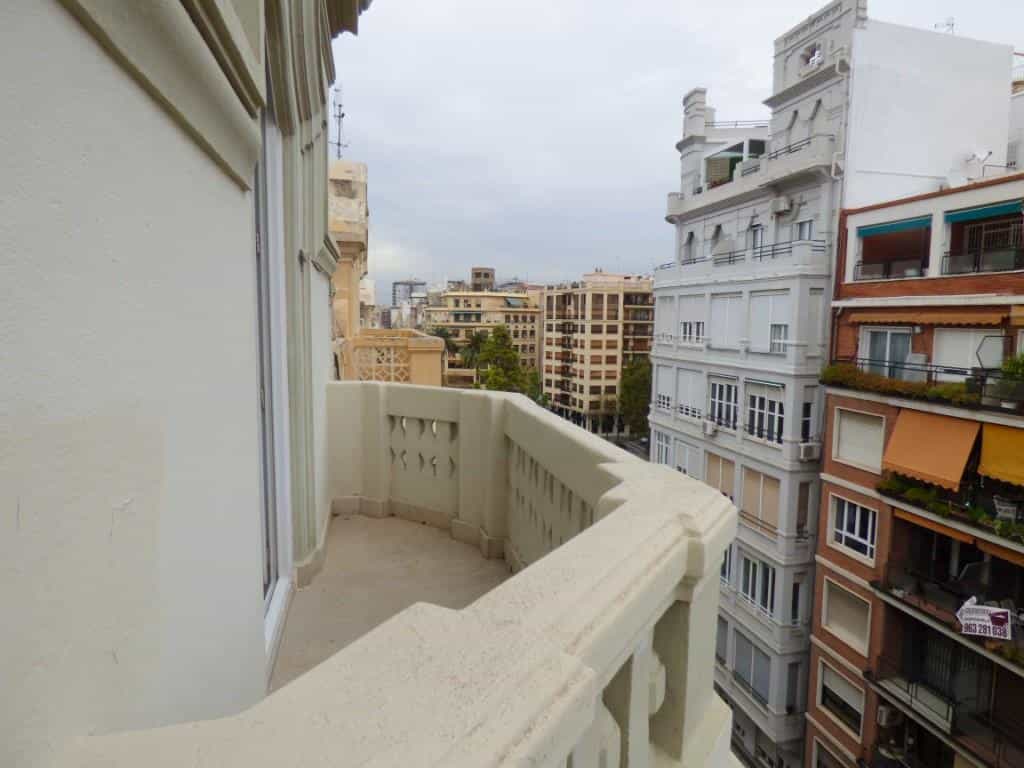 Condominium in Valencia, Valencia 10070398