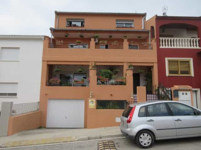 жилой дом в Адор, Валенсия 10070745