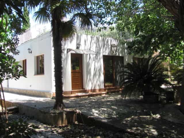 House in Property For Sale In Marchuquera - Gandia, Valencia 10070820