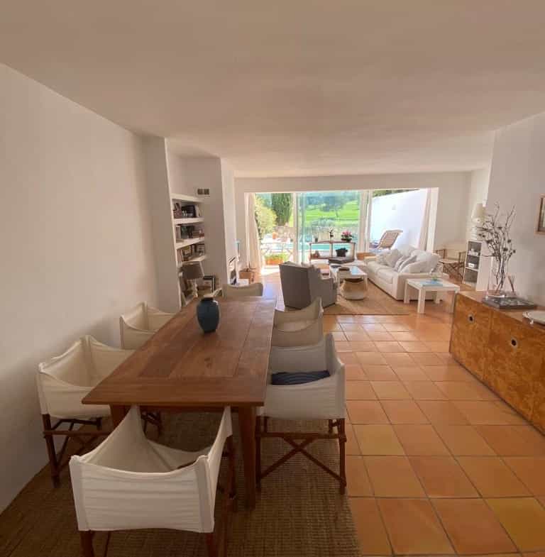 Eigentumswohnung im Santa Eulalia, Ibiza 10070874