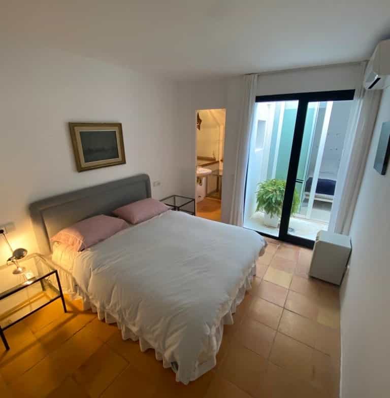 Квартира в Santa Eulalia, Ibiza 10070874