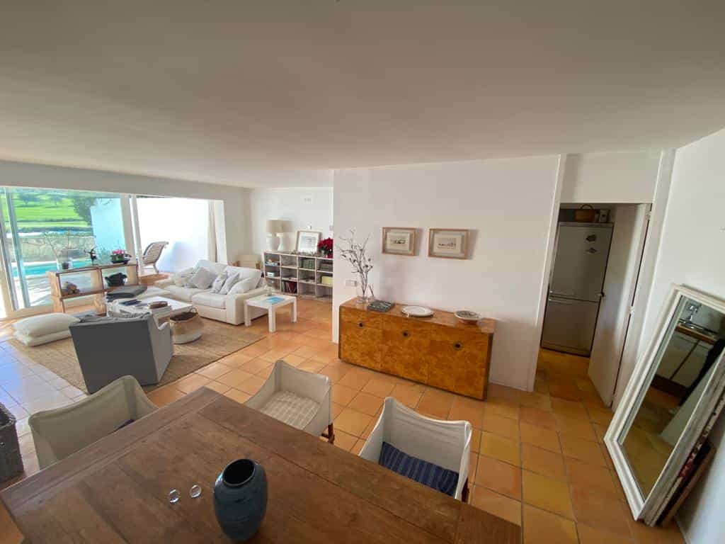 公寓 在 Santa Eulalia, Ibiza 10070874