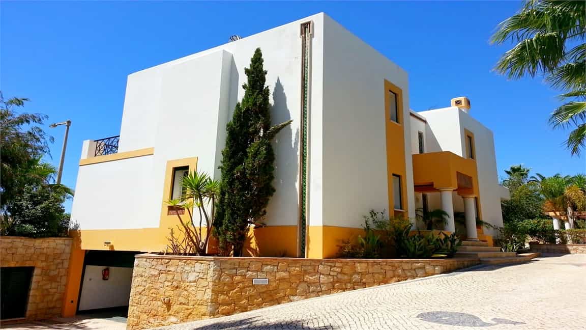 Condominium in Sesmarias, Faro 10071431