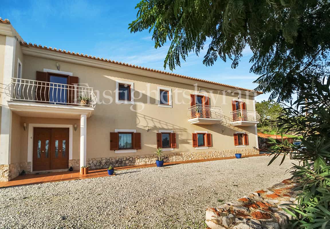 Condominium in SÃ&pound;o Bartolomeu De Messines, Algarve 10071435