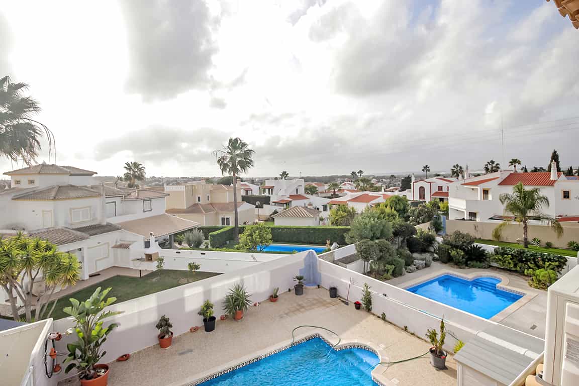Condominium dans Albufeira, Algarve 10071438