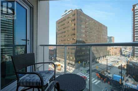 Condominium in Ottawa, ON 10071532