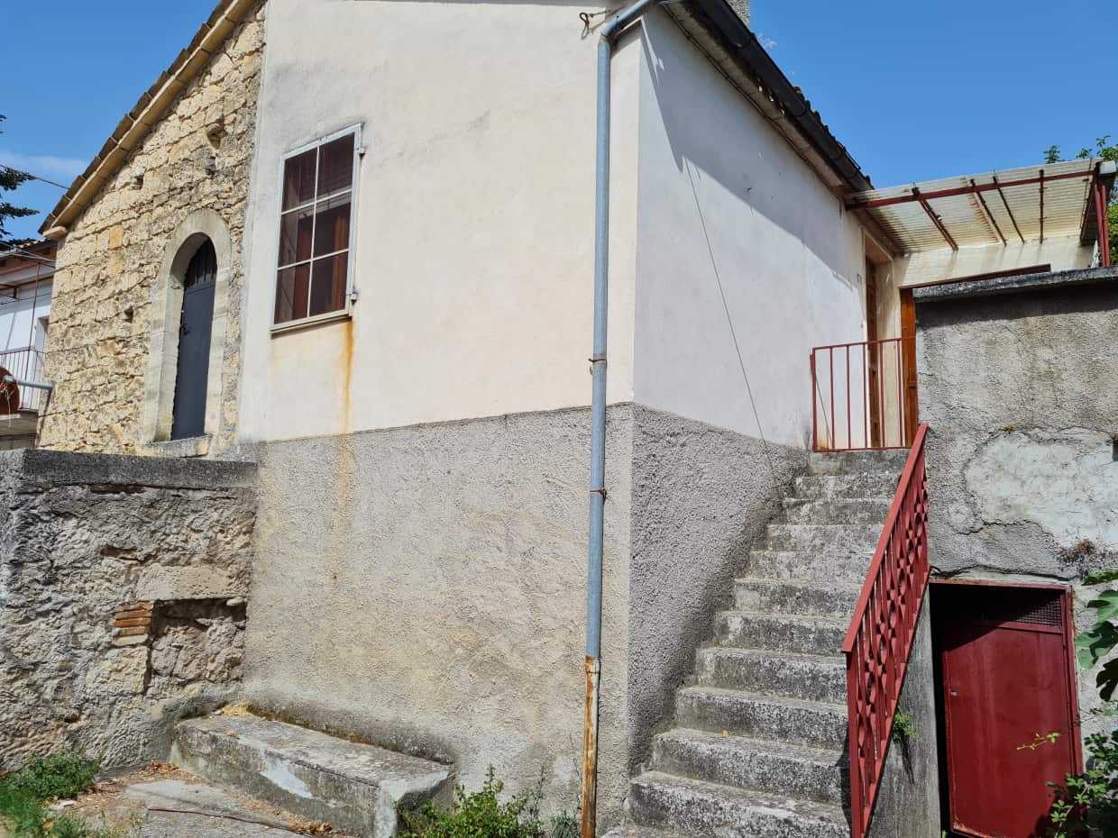 公寓 在 Roccamorice, Abruzzo 10071533