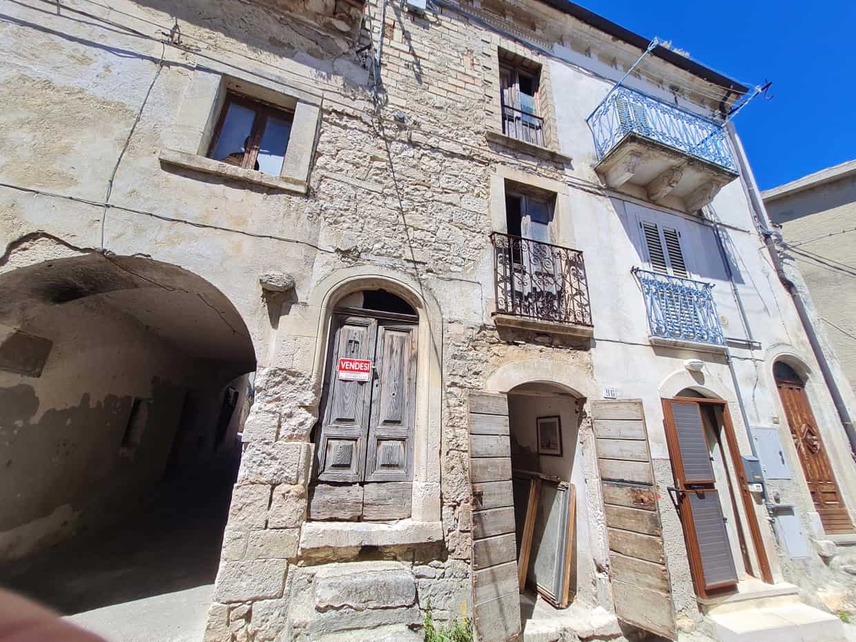 House in Abbateggio, Abruzzo 10071535