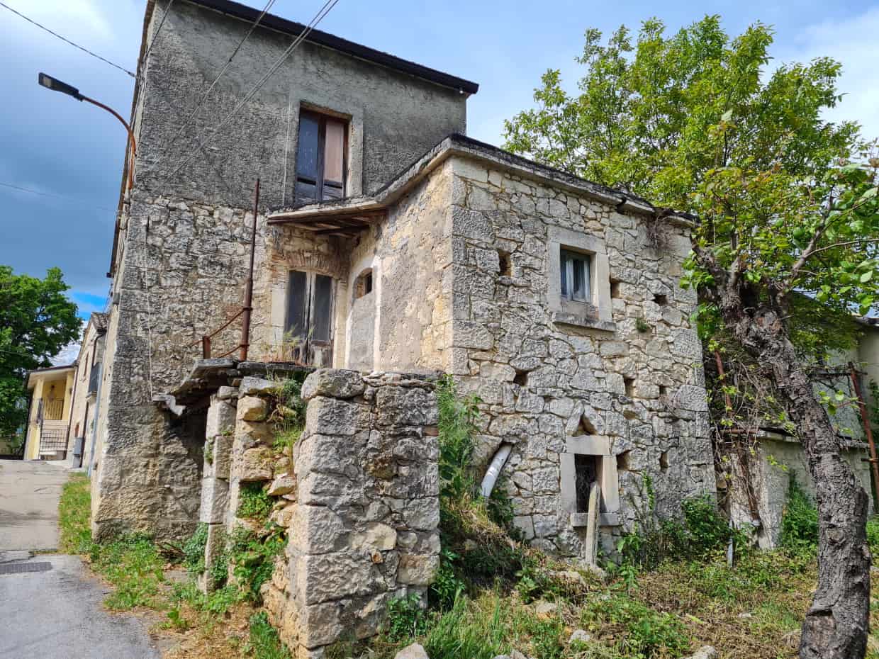 Osakehuoneisto sisään Abbateggio, Abruzzo 10071538