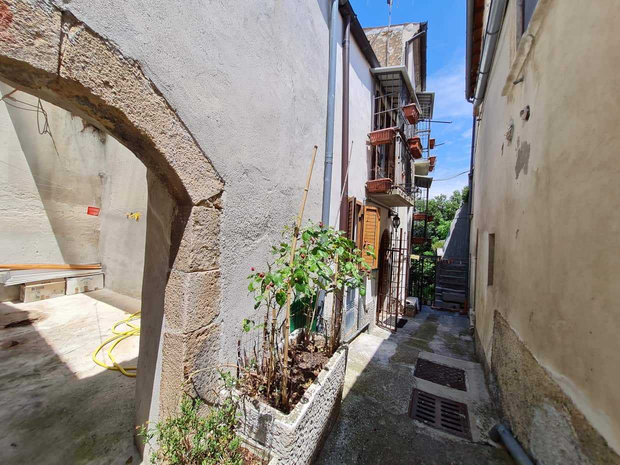 House in Castiglione a Casauria, Abruzzo 10071540