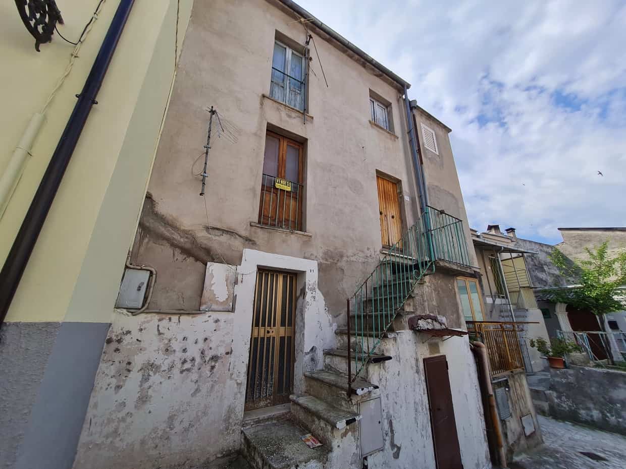 房子 在 Lettomanoppello, Abruzzo 10071546