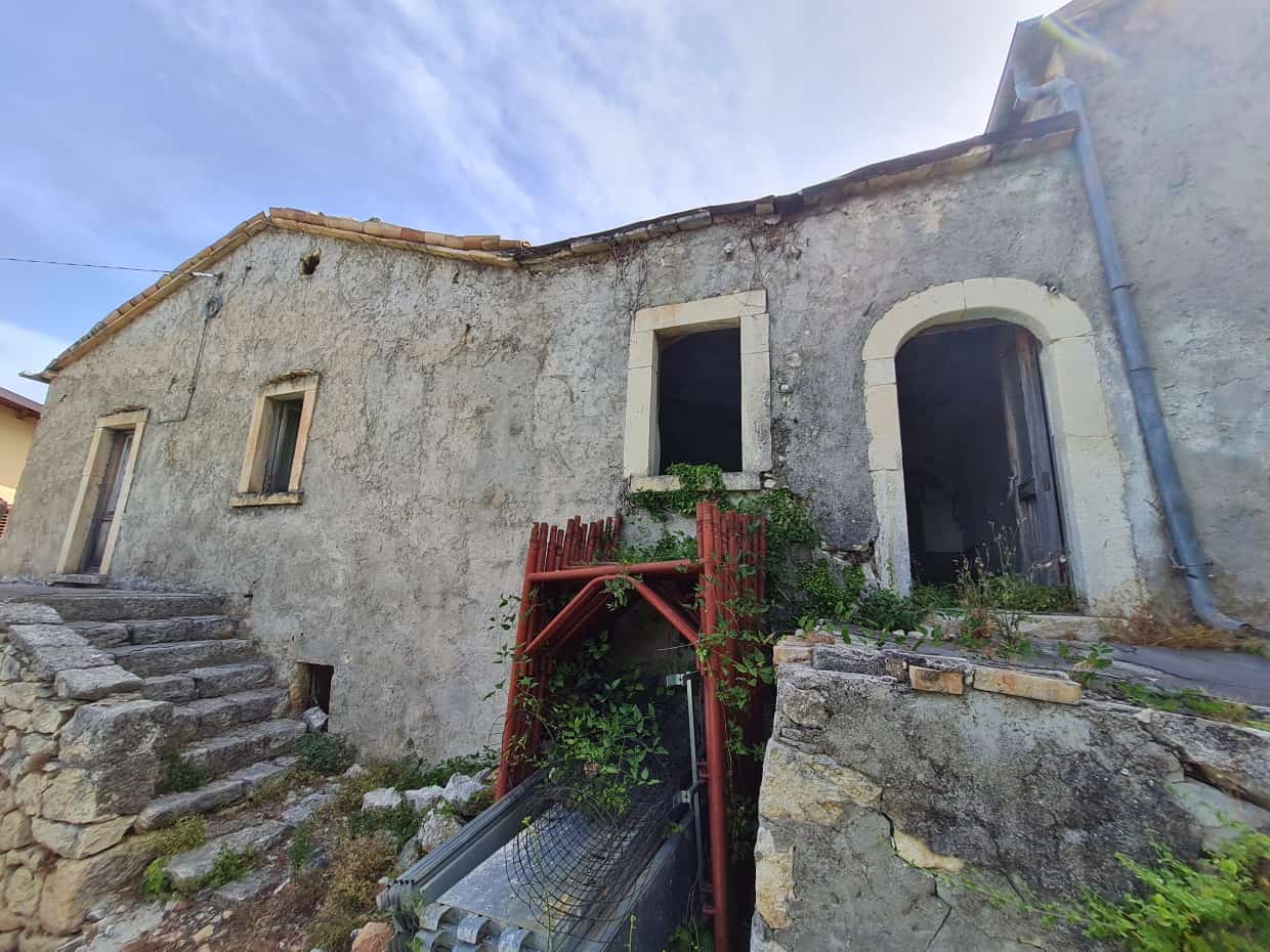 Будинок в Abbateggio, Абруццо 10071549