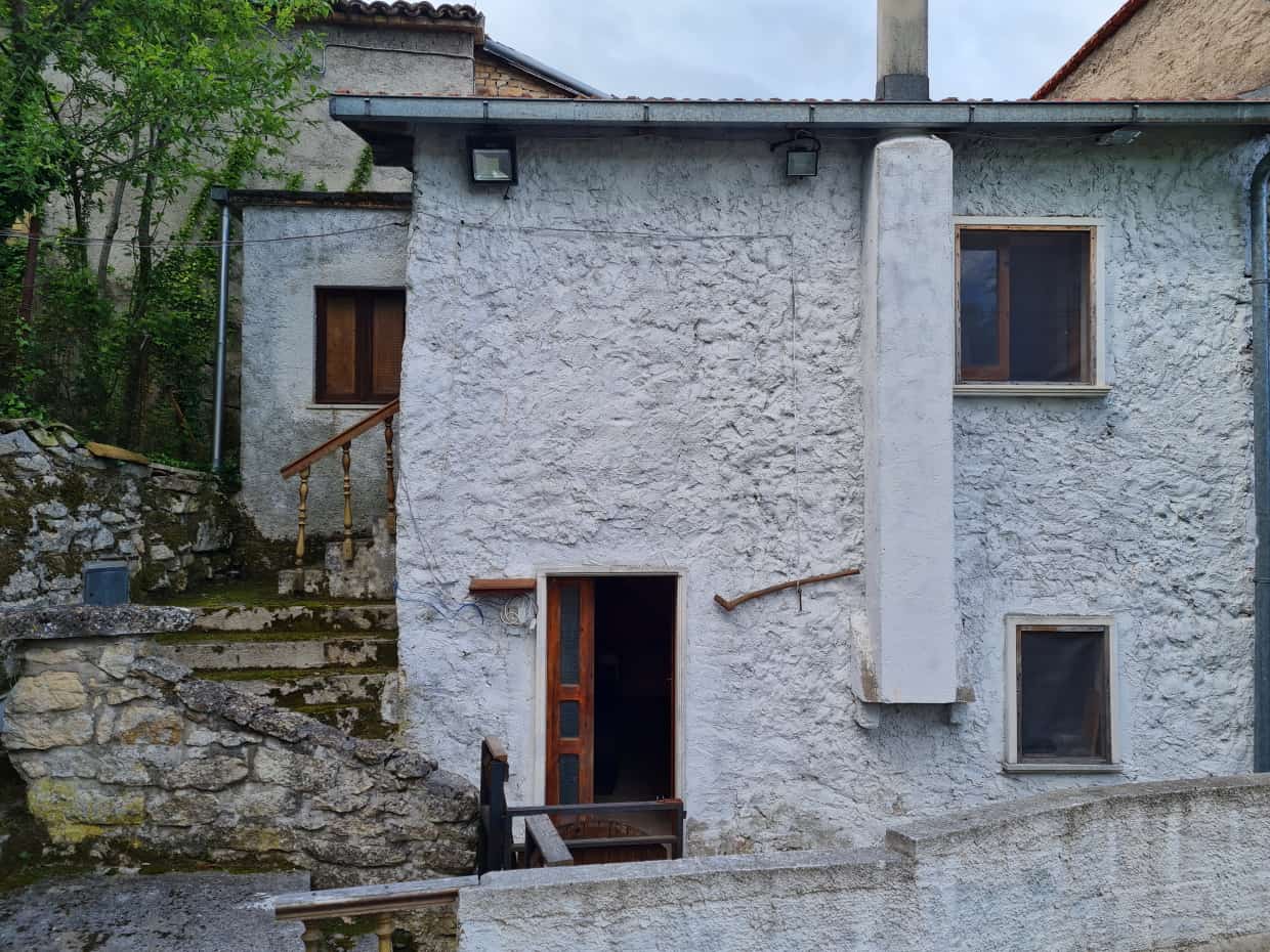 公寓 在 Lettomanoppello, Abruzzo 10071560