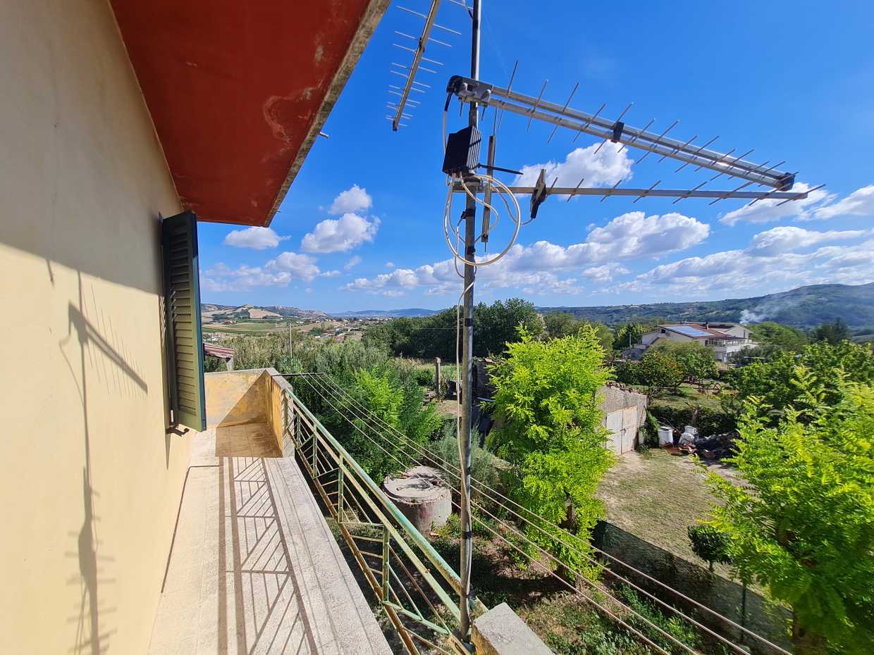 Condominium dans Alanno, Abruzzo 10071578