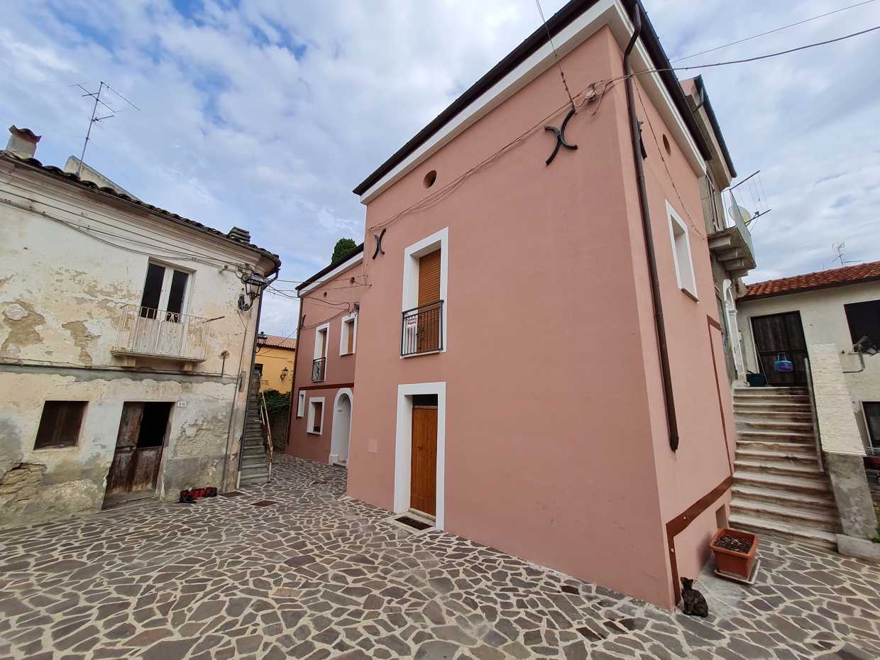 casa en Torre de' Passeri, Abruzzo 10071584