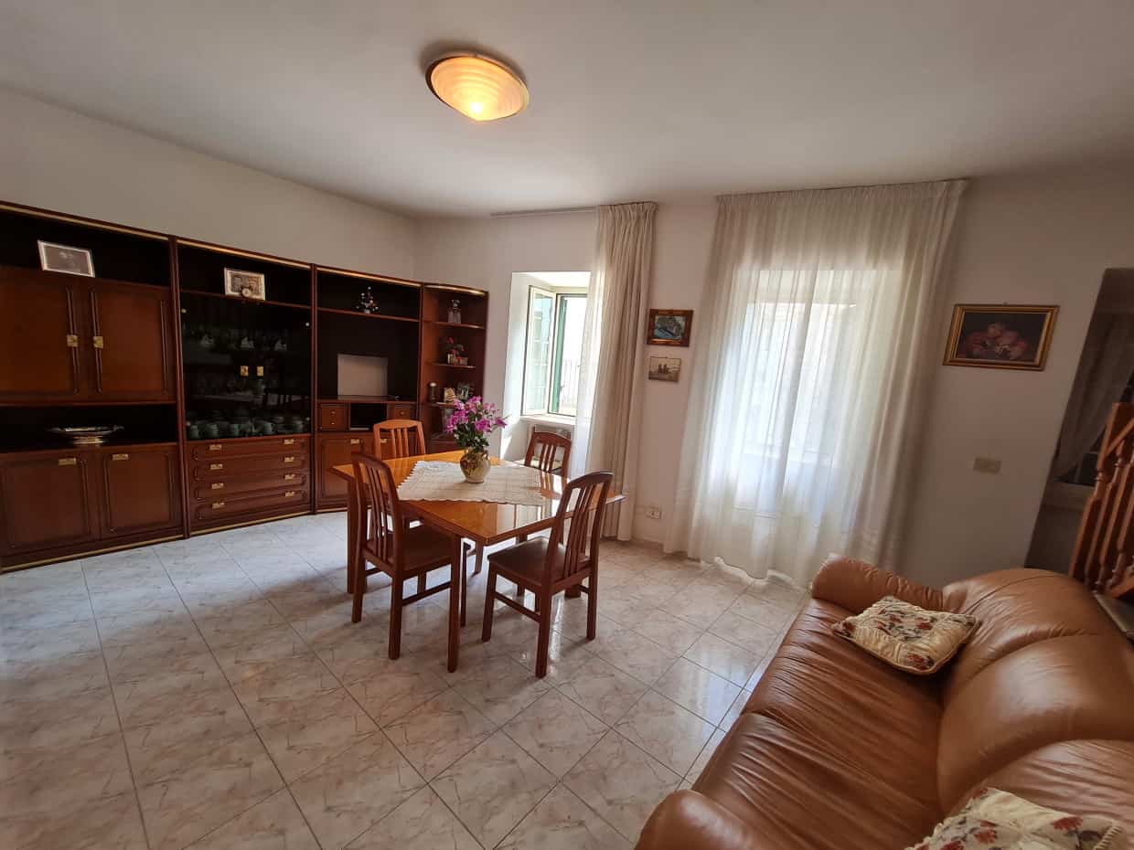 Condominium in Lettomanoppello, Abruzzo 10071585
