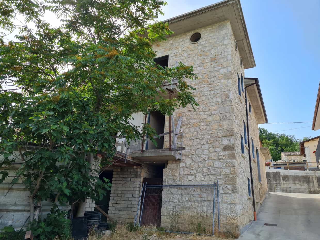 קוֹנדוֹמִינִיוֹן ב Roccamorice, Abruzzo 10071587