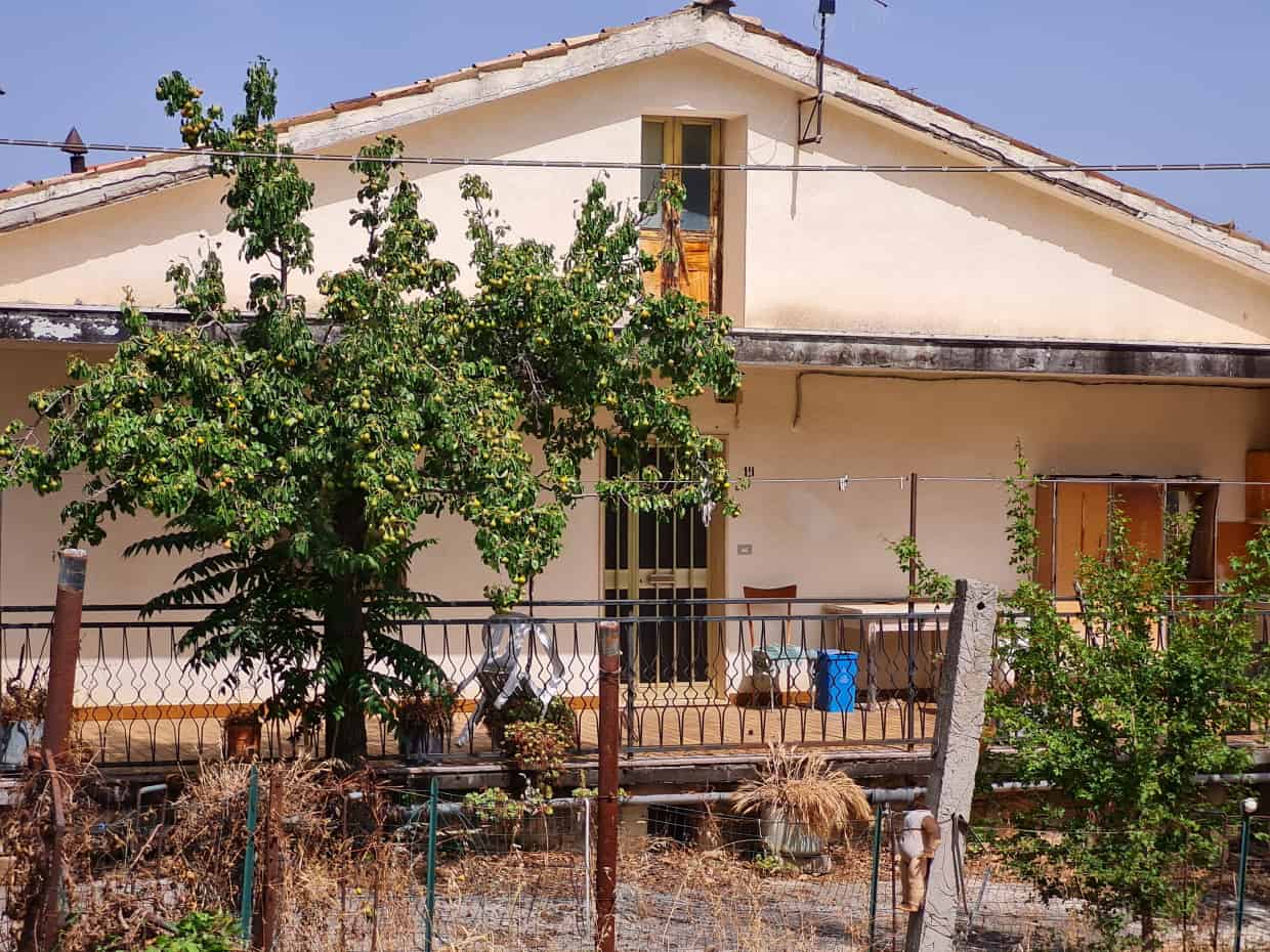 Condominium in Abbateggio, Abruzzo 10071595