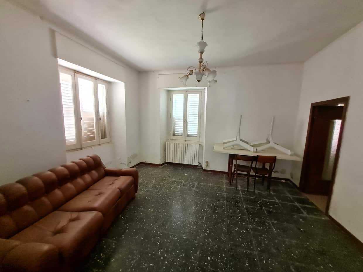 Dom w Alanno, Abruzzo 10071602