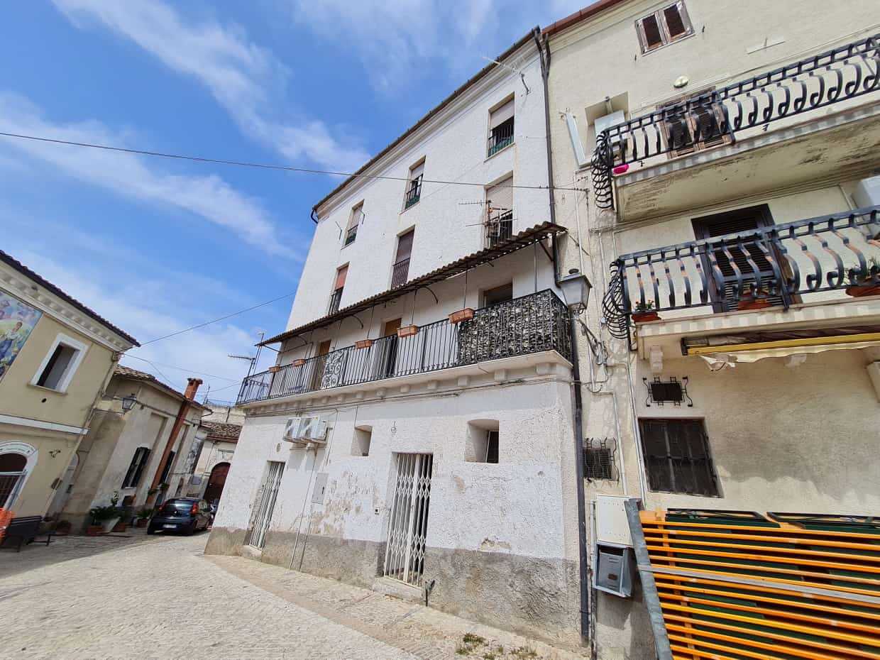 公寓 在 Nocciano, Abruzzo 10071603