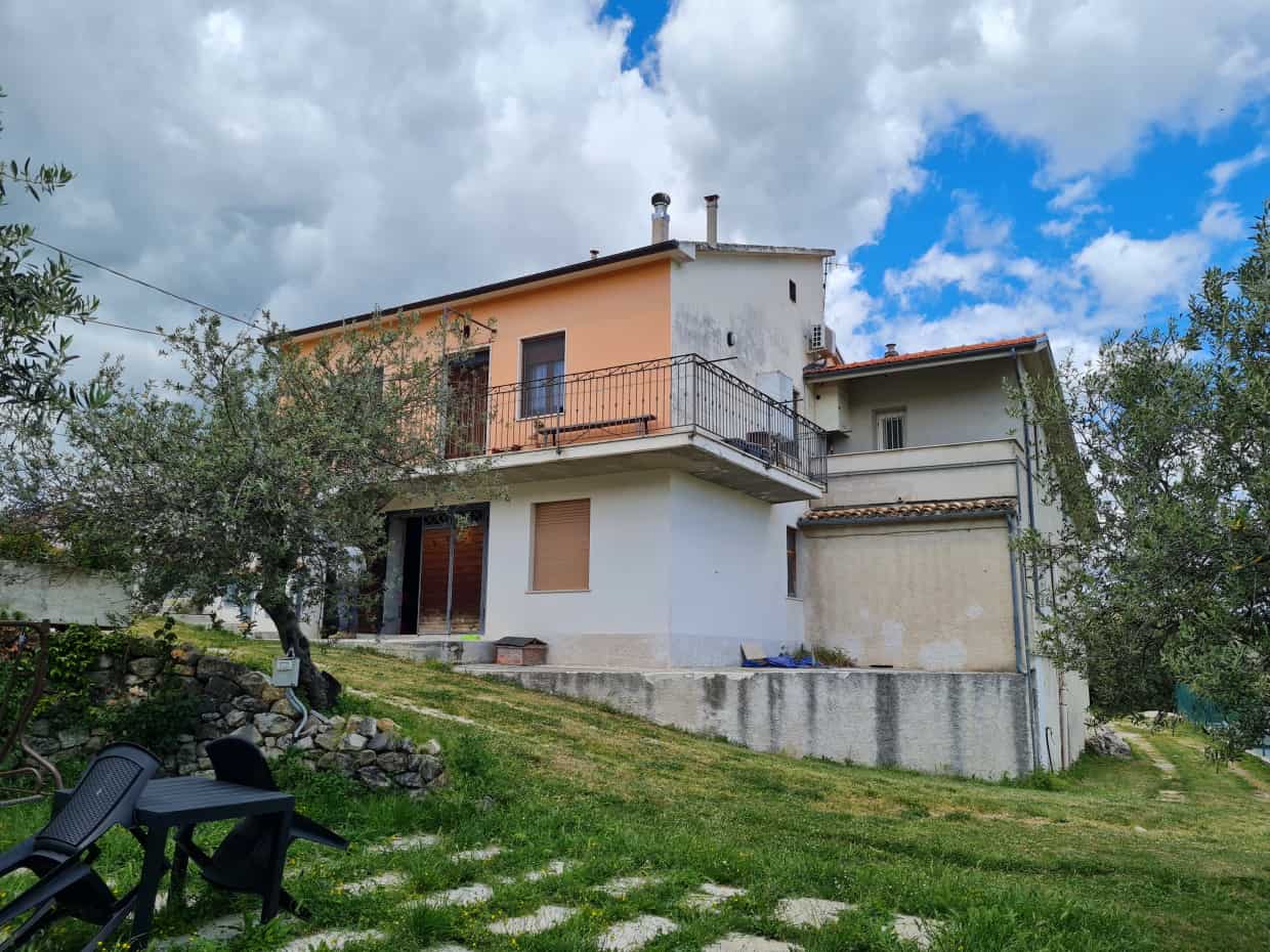 σπίτι σε Abbateggio, Abruzzo 10071604