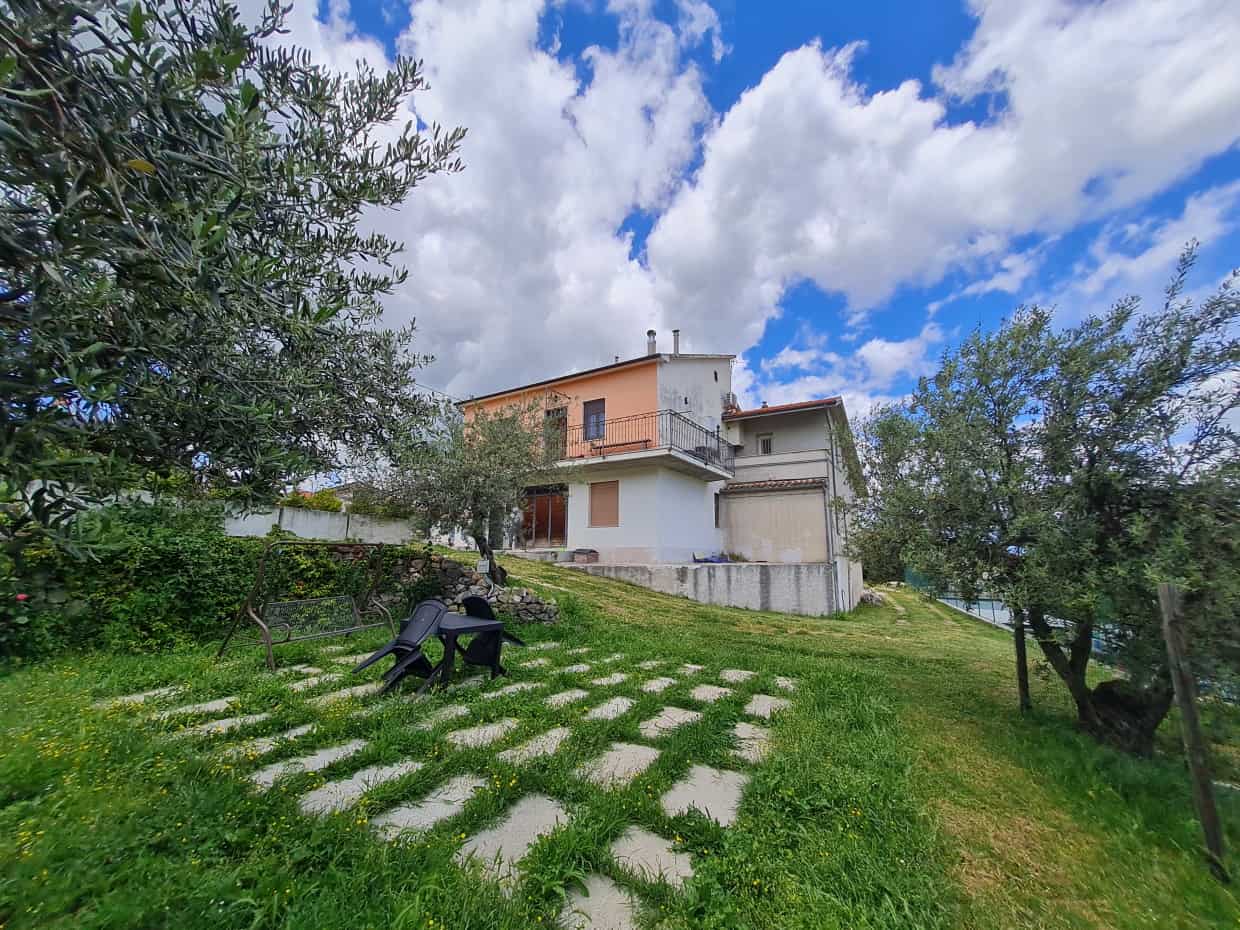 Talo sisään Abbateggio, Abruzzo 10071604