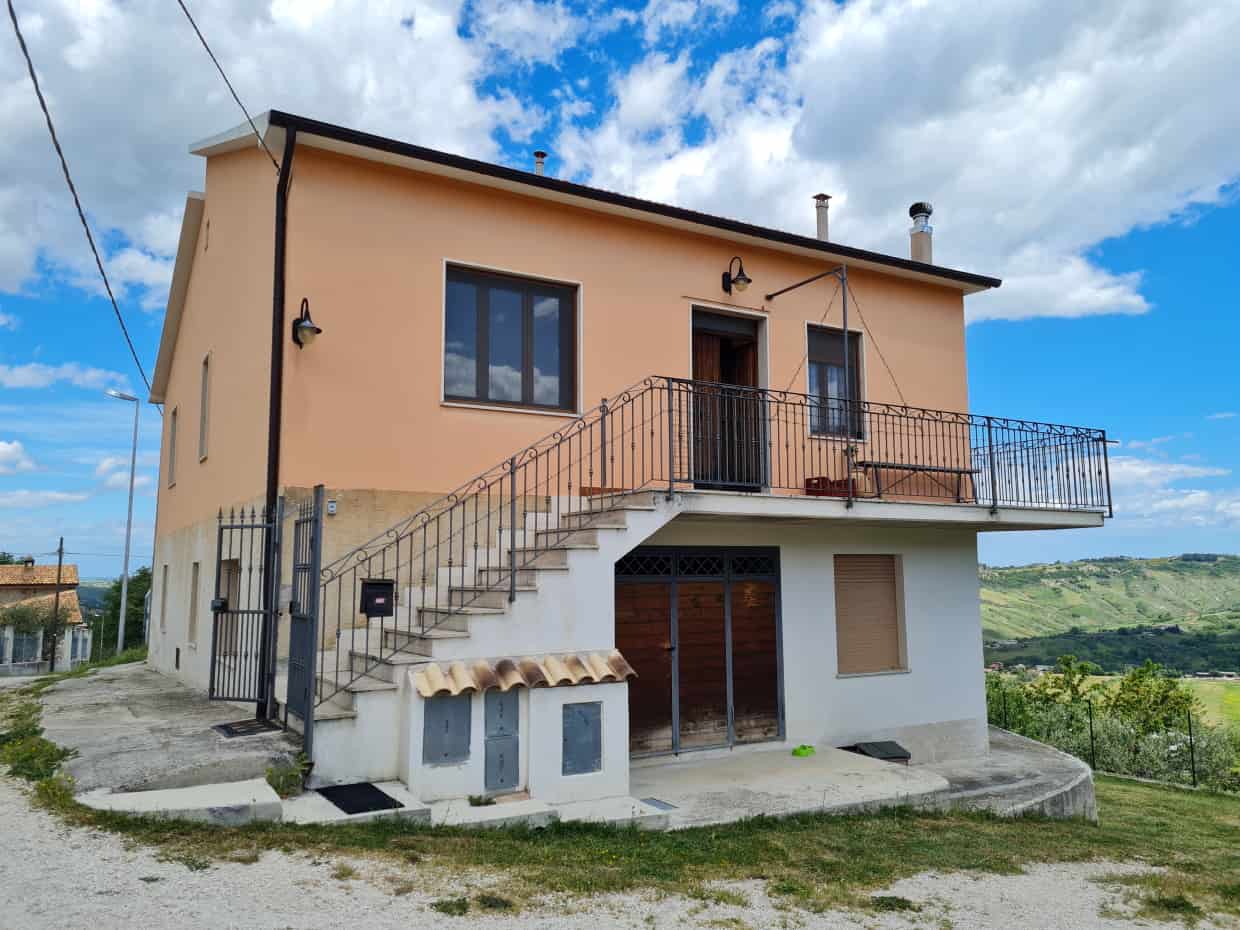 Talo sisään Abbateggio, Abruzzo 10071604