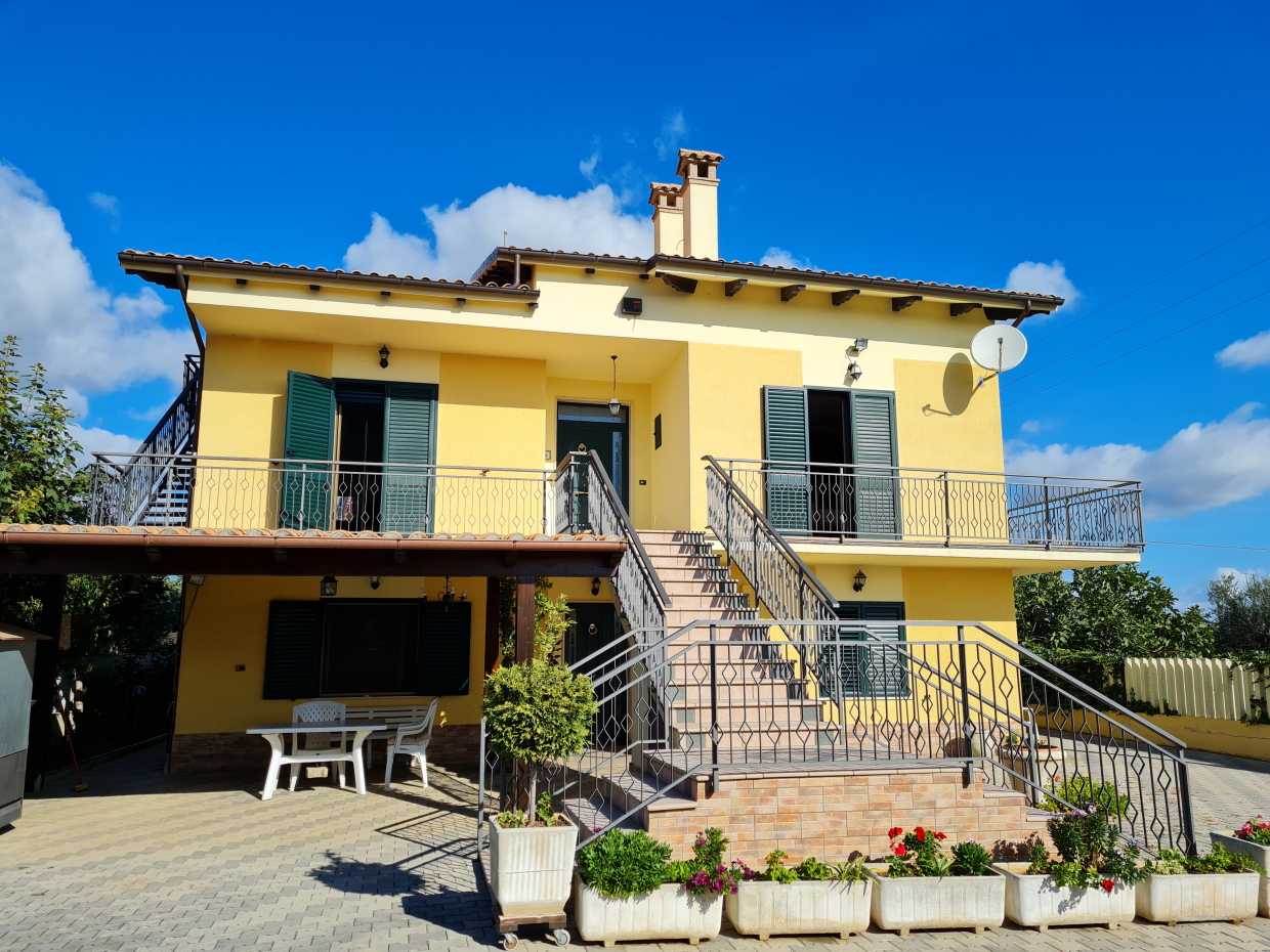 rumah dalam Cugnoli, Abruzzo 10071611