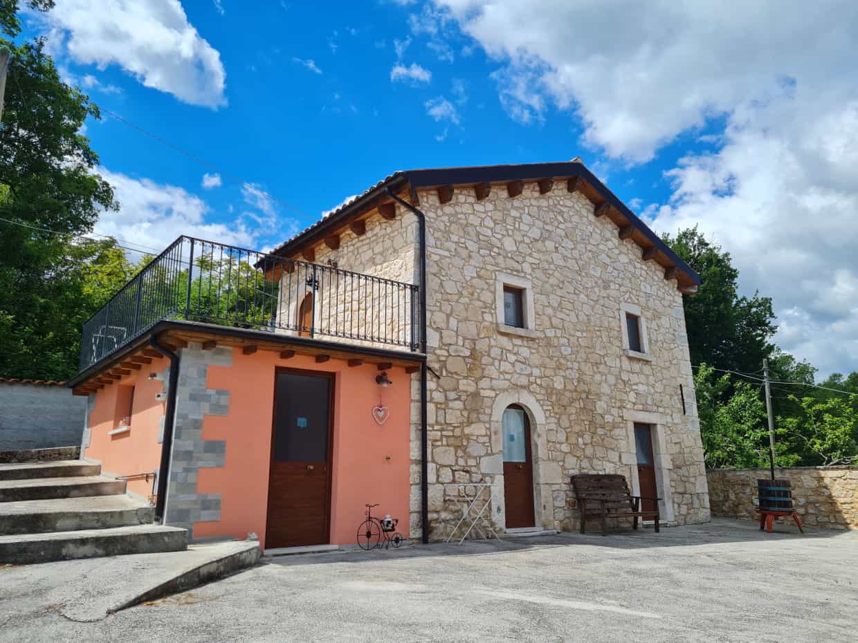House in Abbateggio, Abruzzo 10071613