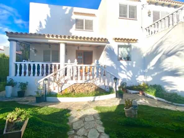 House in Santa Eulalia del Rio, Balearic Islands 10072784