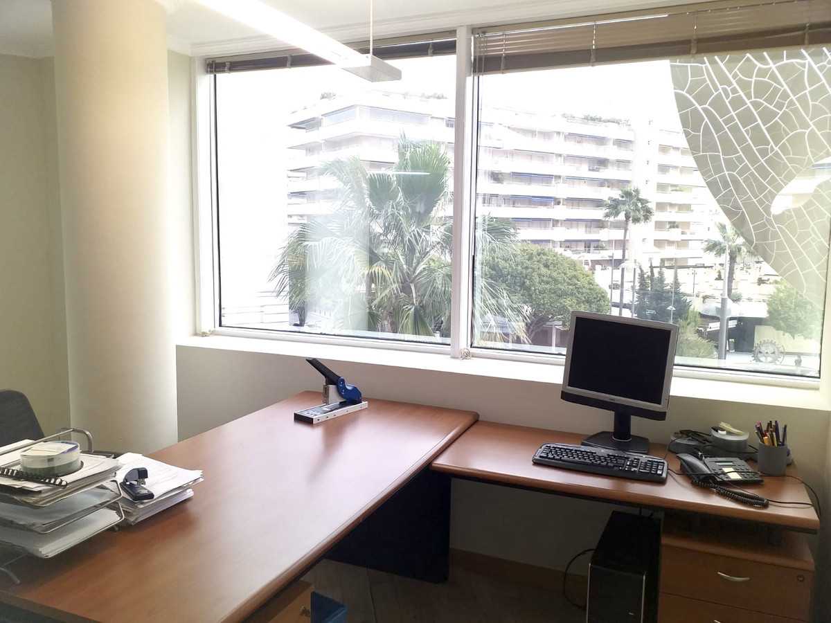 Офис в Puerto Banus, Costa Del Sol 10075720