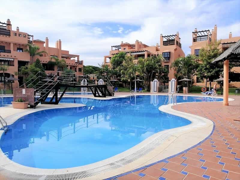 Condominium in San Pedro de Alcantara, Andalusia 10076356