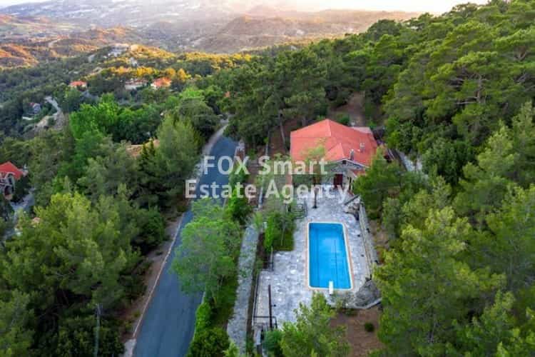 House in Pano Platres, Limassol 10077602