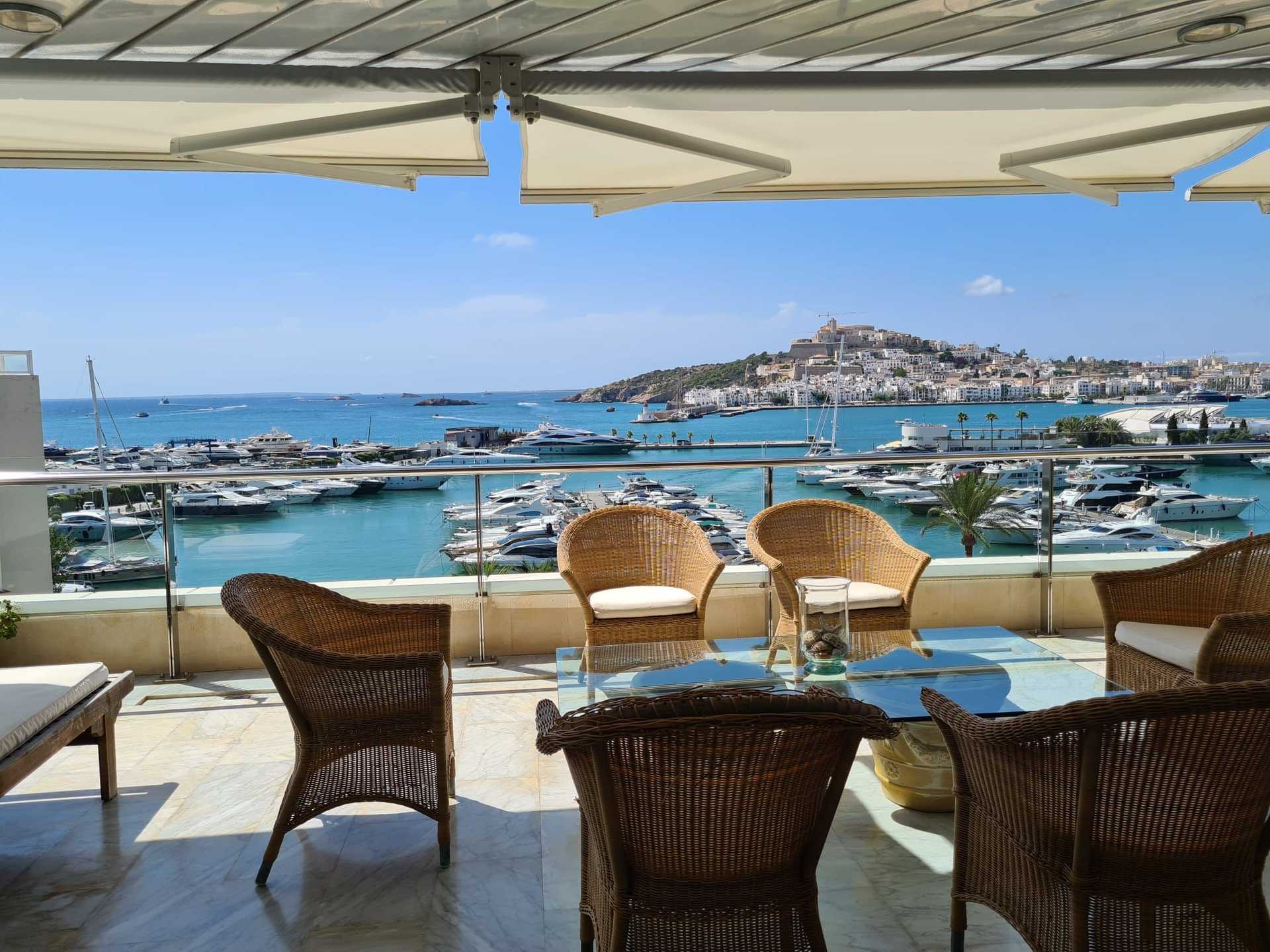Condominium in Ibiza, Balearic Islands 10077993