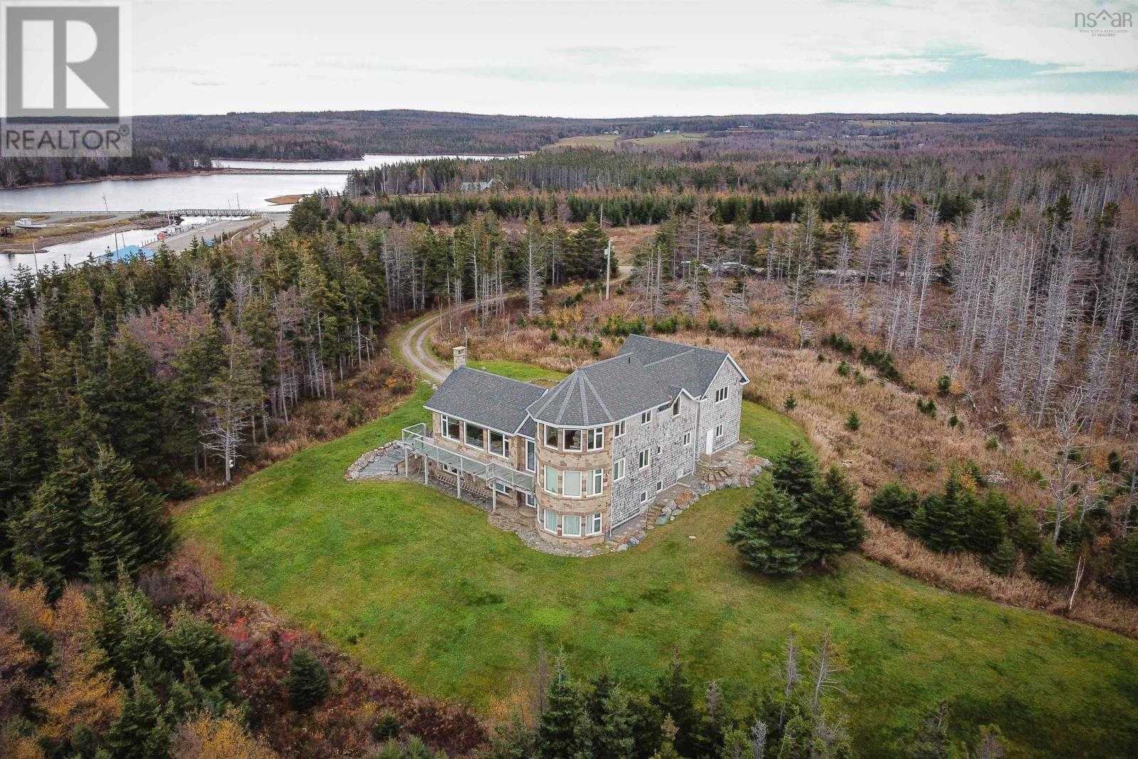 Hus i Mulgrave, Nova Scotia 10078672
