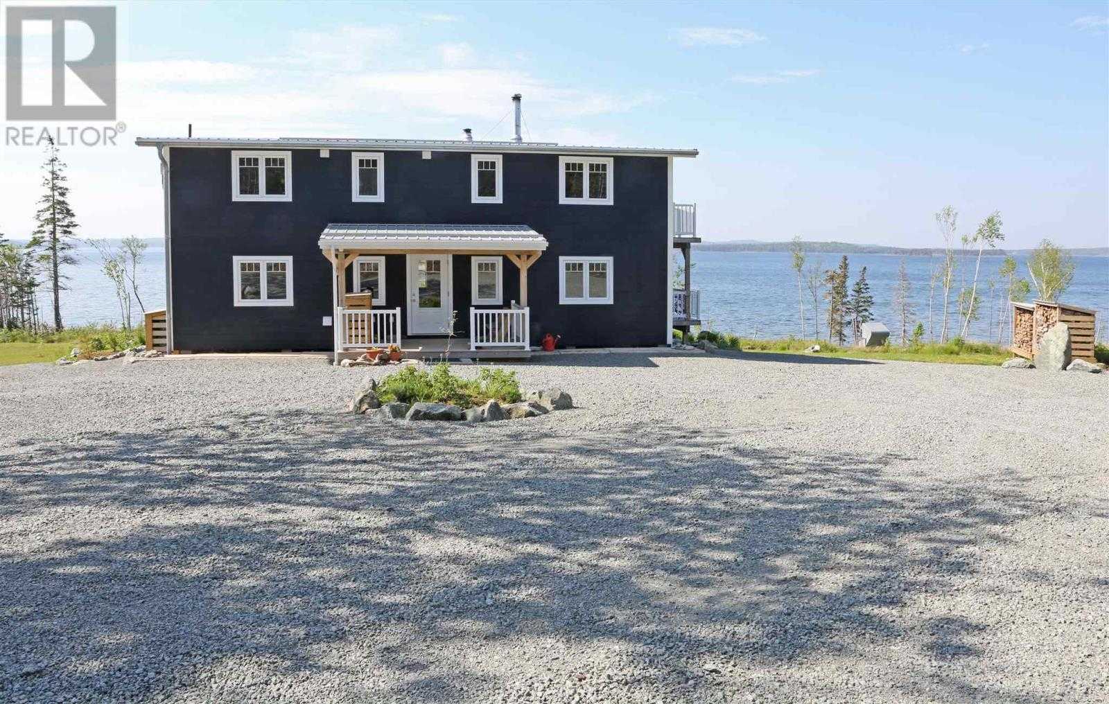 Hus i Baddeck, Nova Scotia 10078707